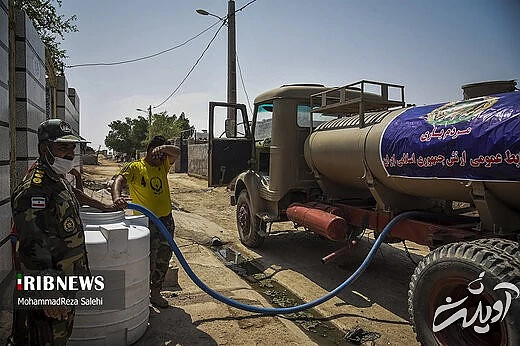 آبرسانی تانکرهای ارتش به روستاهای دشت آزادگان اهواز